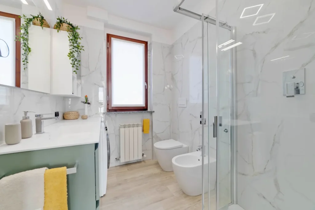 TRILOCALE LUMINOSO IN PICCOLA PALAZZINA — foto 15
