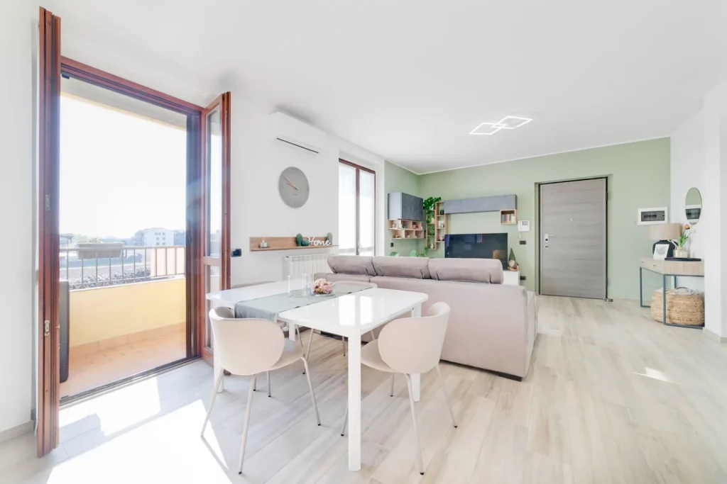 TRILOCALE LUMINOSO IN PICCOLA PALAZZINA — foto 7