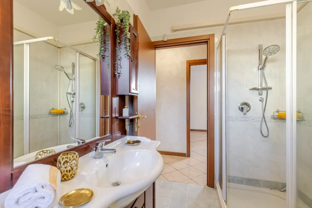 Trilocale con area esterna e box doppio — foto 19