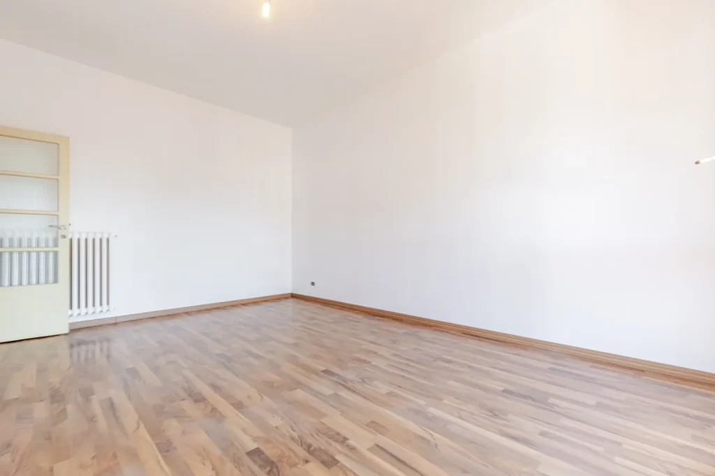 Ampio 3L con terrazzo, area esterna e posto auto — foto 18