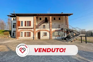 4L in Villa con Loggiato, mansarda, giardino e box