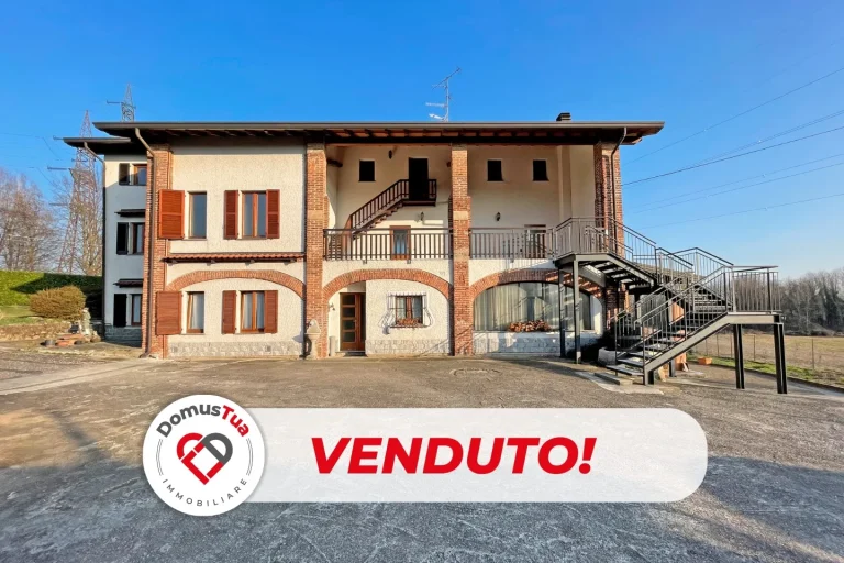 4L in Villa con Loggiato, mansarda, giardino e box