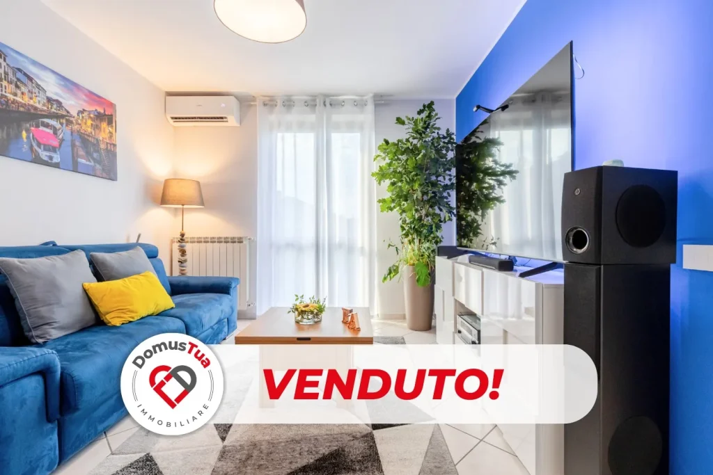 Bilocale su Due Livelli con Box Doppio — foto 1