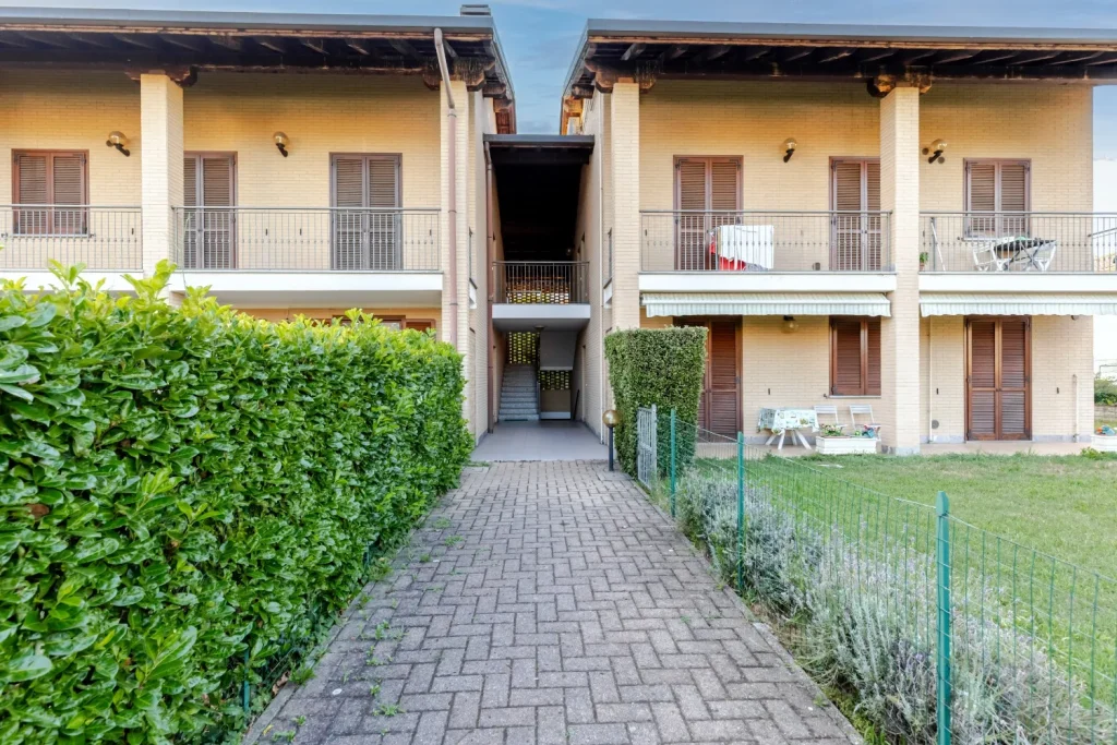 Bilocale su Due Livelli con Box Doppio — foto 26