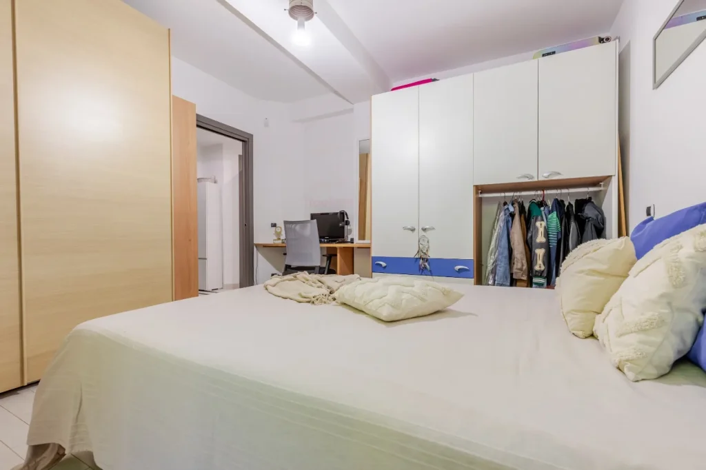 Trilocale Raffinato con Spazi Esterni e Box Doppio — foto 14