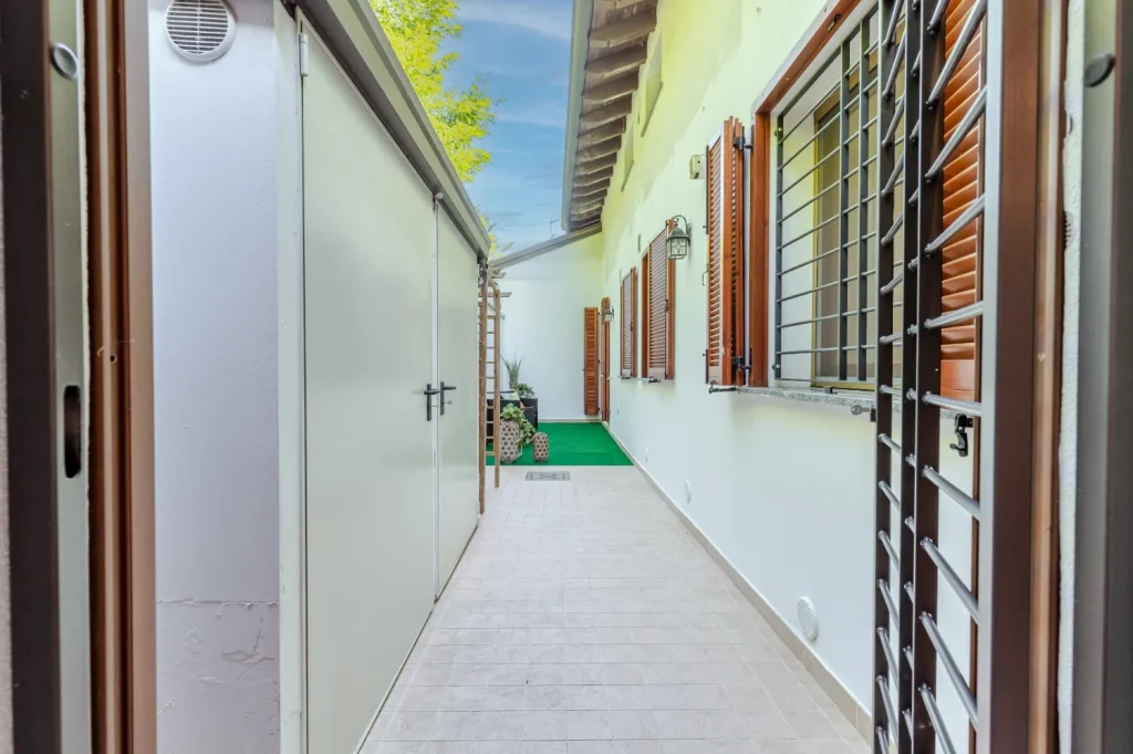 Trilocale Raffinato con Spazi Esterni e Box Doppio — foto 21