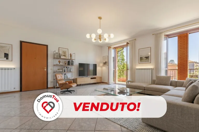 Tril/quadri su due livelli con sottotetto, 4 box auto
