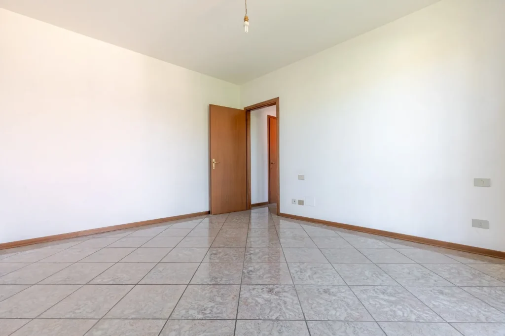Tril/quadri su due livelli con sottotetto, 4 box auto — foto 17