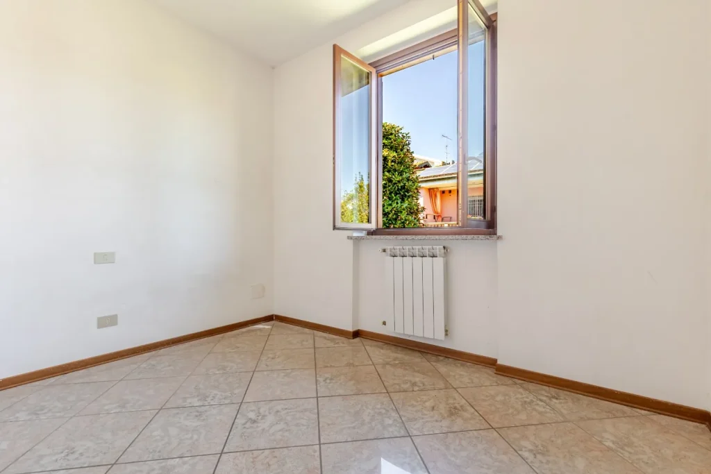 Tril/quadri su due livelli con sottotetto, 4 box auto — foto 21