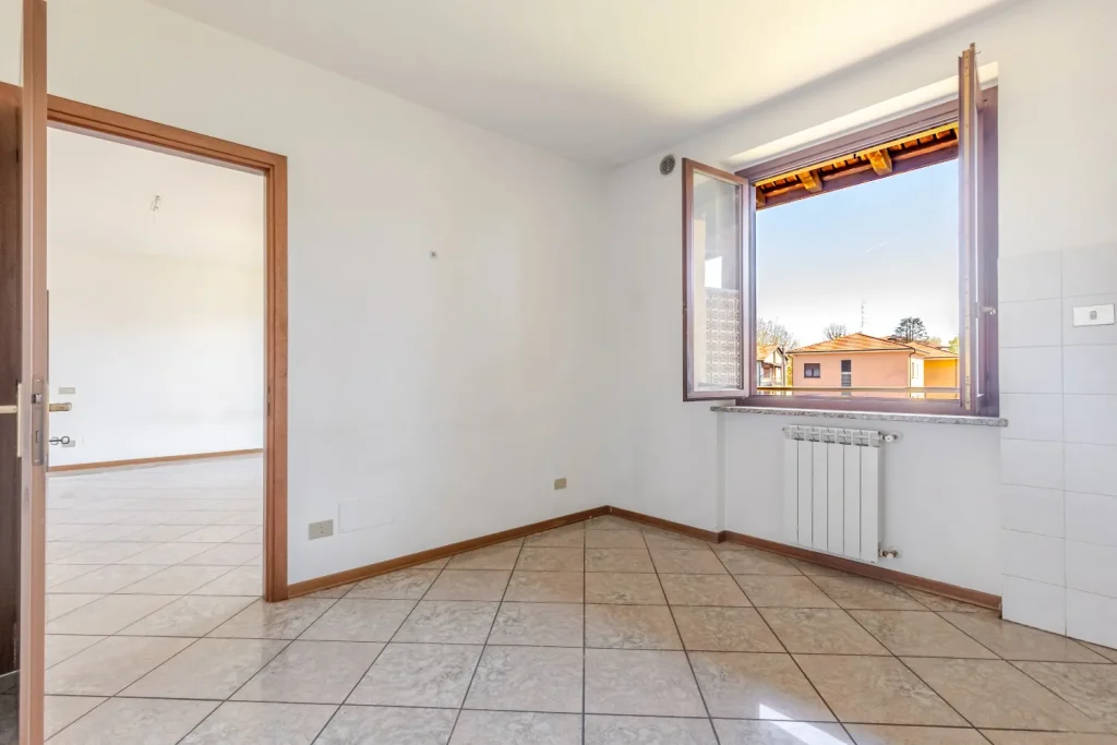 Tril/quadri su due livelli con sottotetto, 4 box auto — foto 10