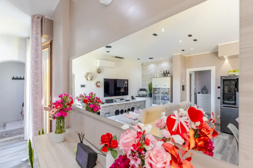 Appartamento ristrutturato con terrazzo e box — foto 11
