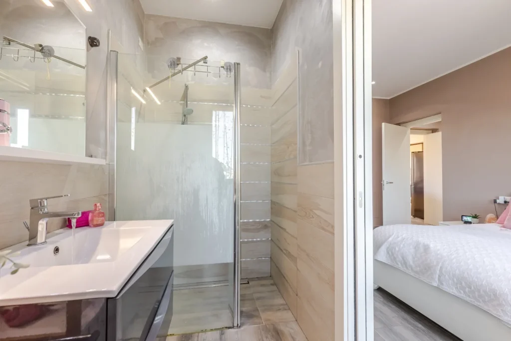 Appartamento ristrutturato con terrazzo e box — foto 22