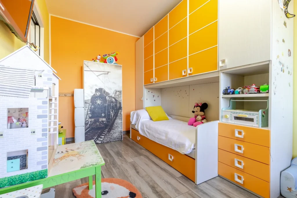 Appartamento ristrutturato con terrazzo e box — foto 25