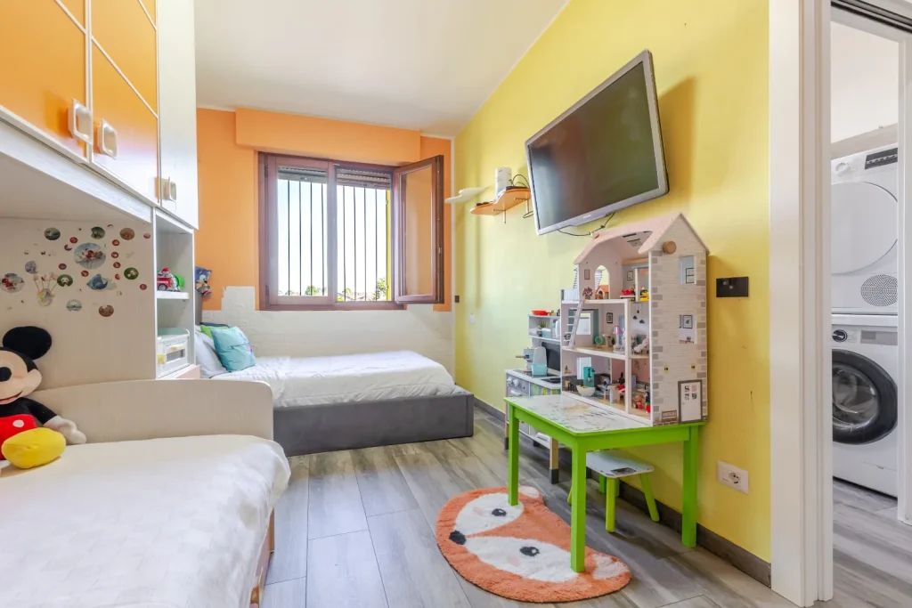Appartamento ristrutturato con terrazzo e box — foto 26