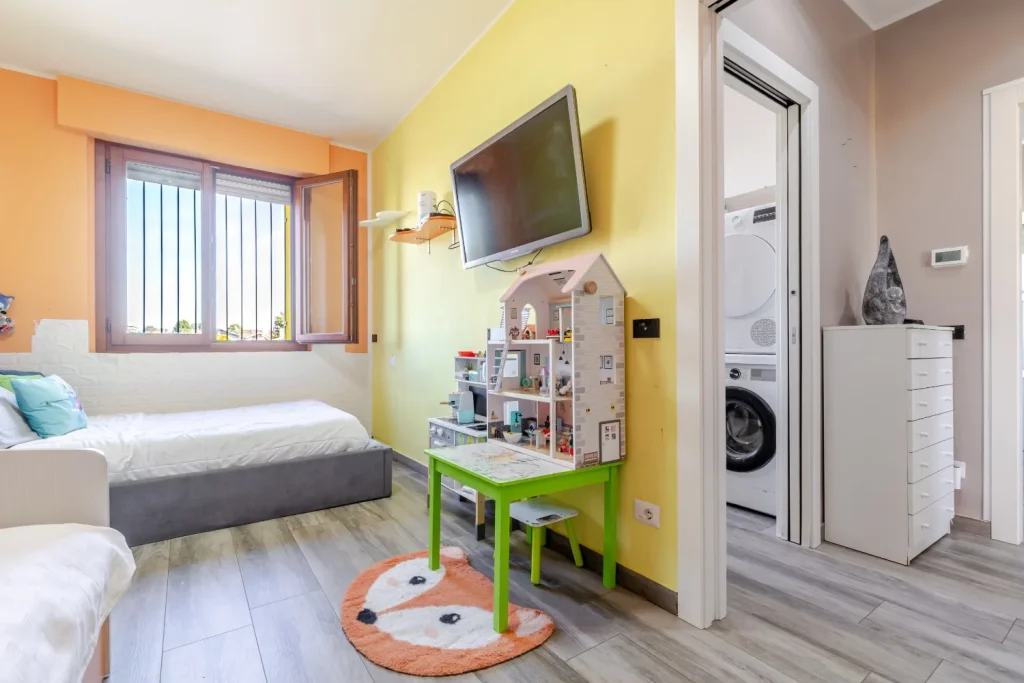 Appartamento ristrutturato con terrazzo e box — foto 28