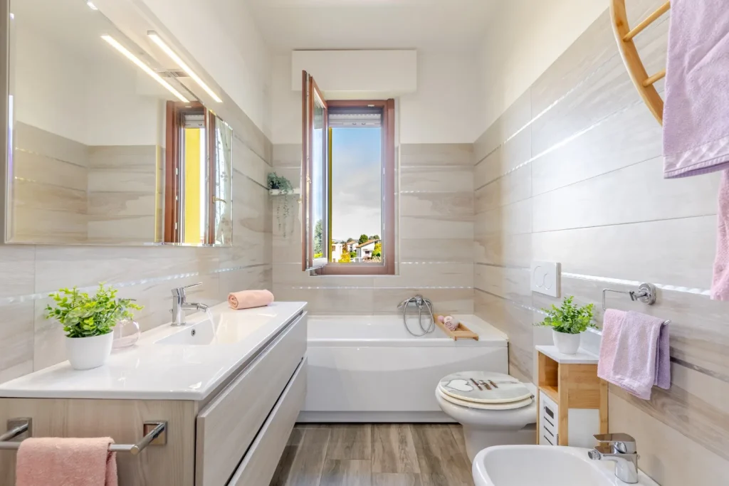 Appartamento ristrutturato con terrazzo e box — foto 30