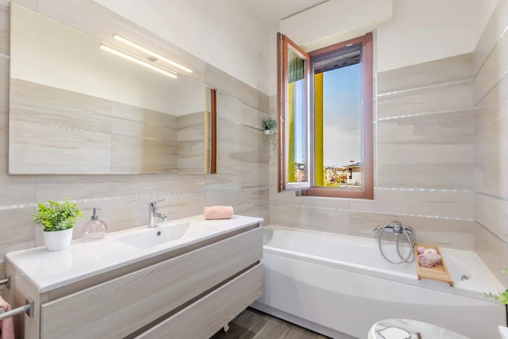 Appartamento ristrutturato con terrazzo e box — foto 32