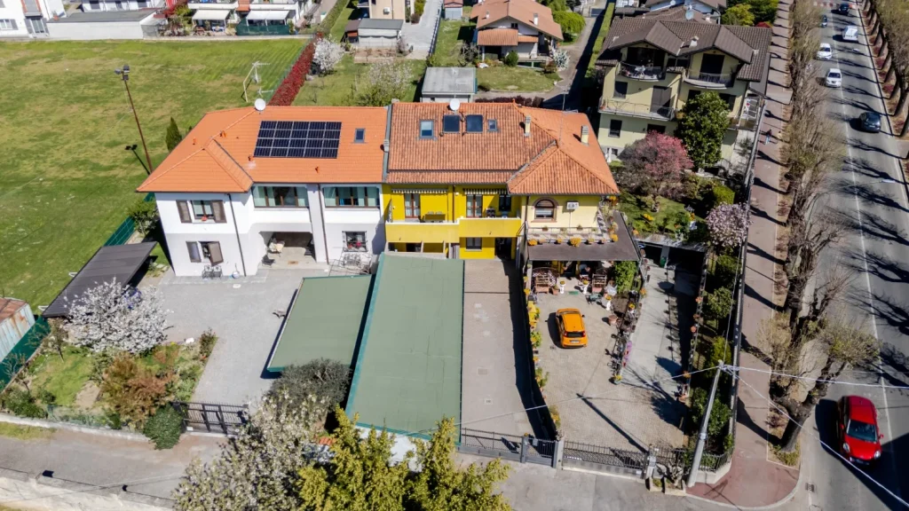 Appartamento ristrutturato con terrazzo e box — foto 51