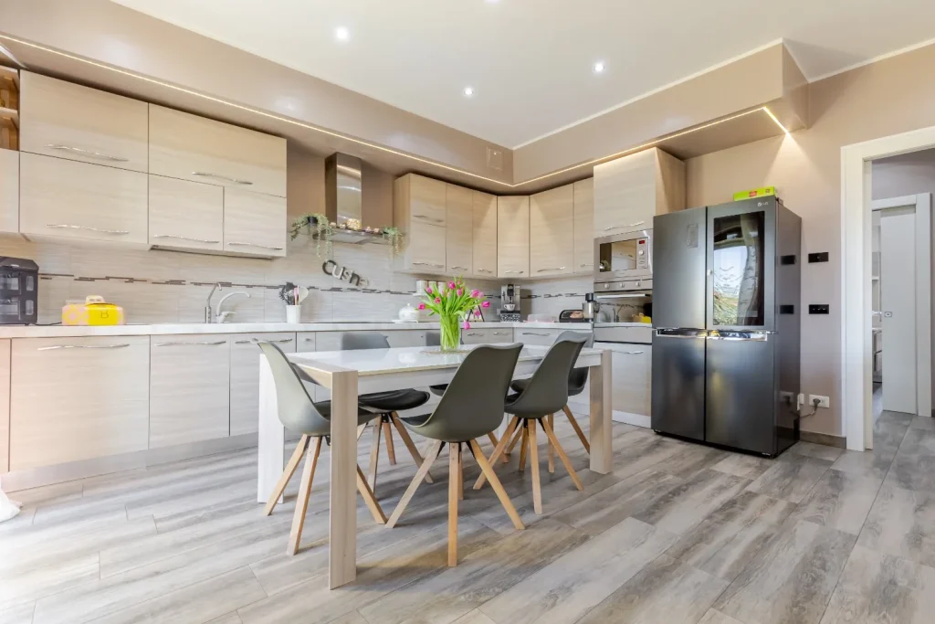 Appartamento ristrutturato con terrazzo e box — foto 7