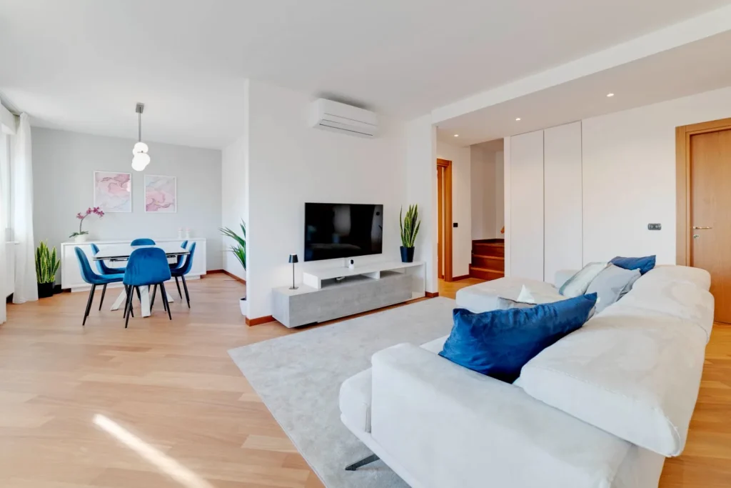 4L Duplex con terrazzino e box doppio — foto 2
