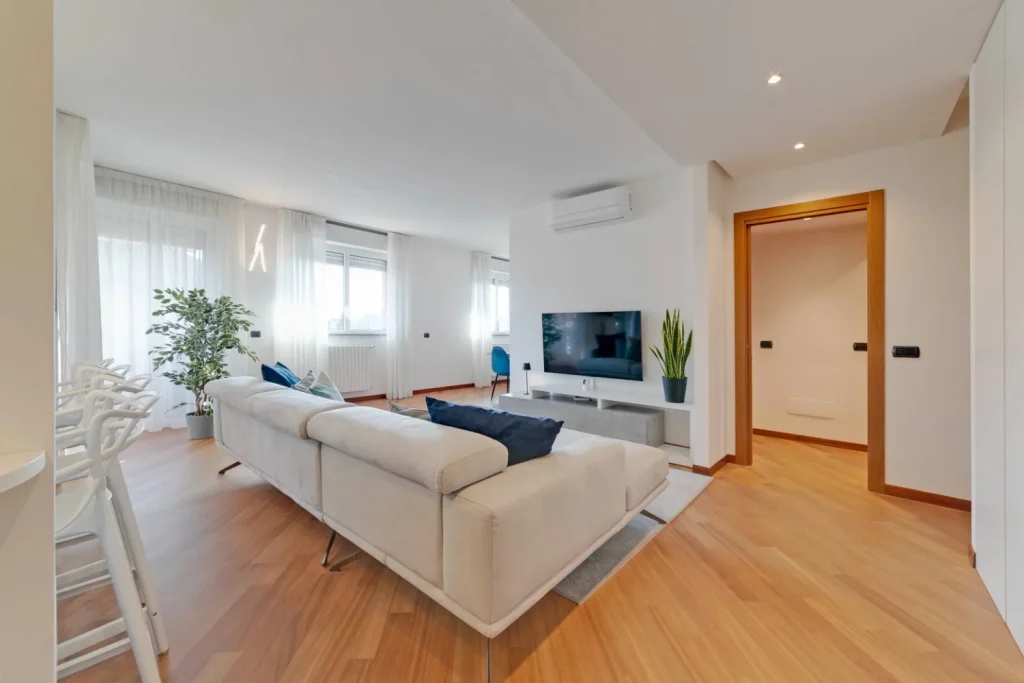 4L Duplex con terrazzino e box doppio — foto 8
