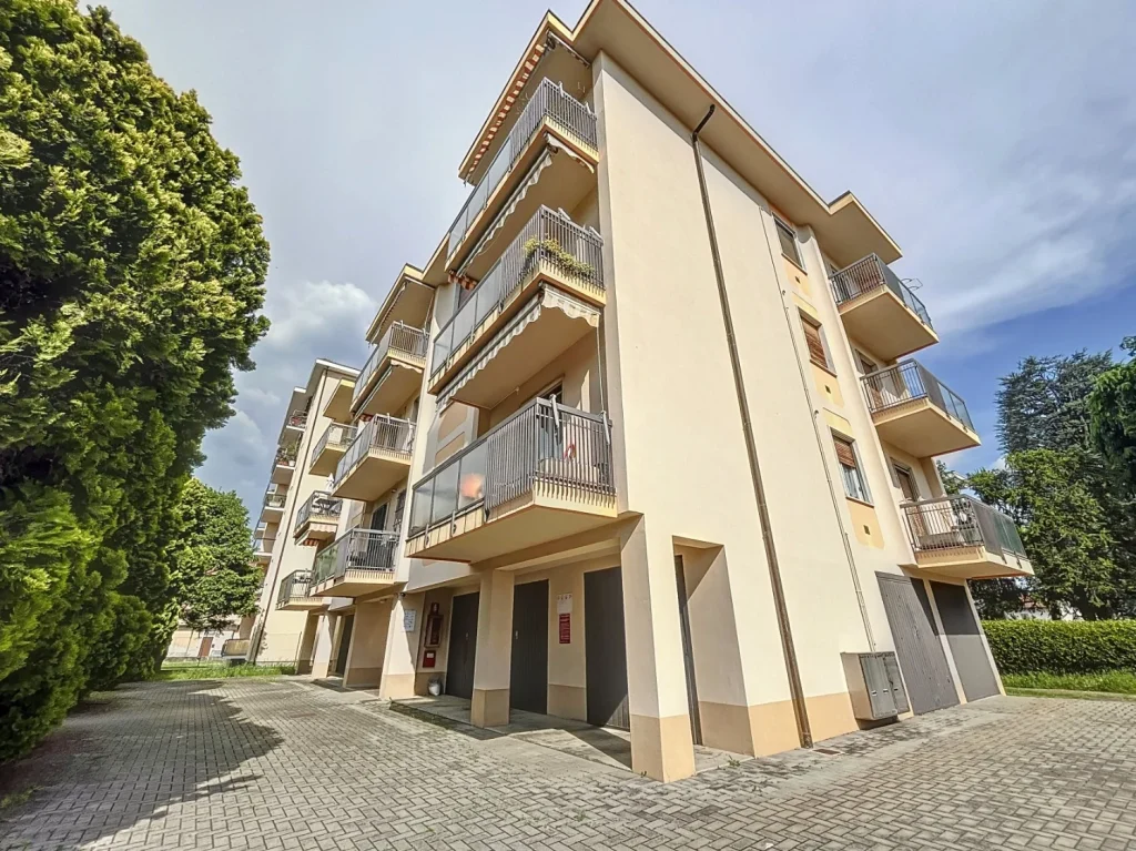 Ampio bilocale a 2 passi dal centro di Tradate — foto 25