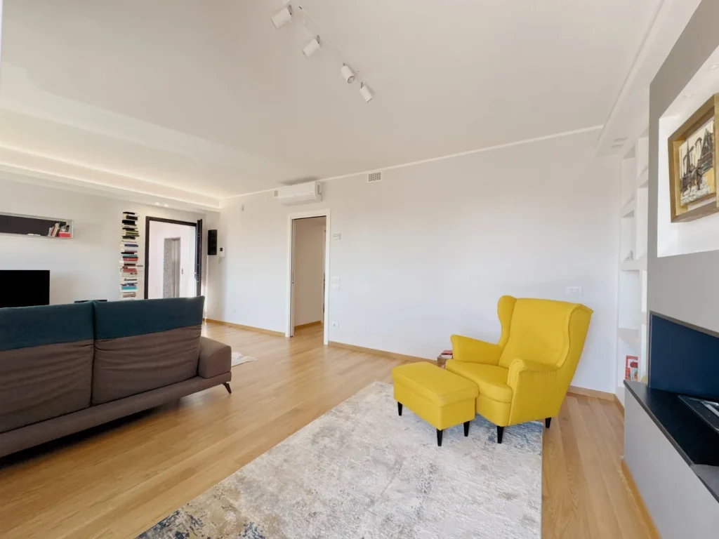 Eleganza e Comfort nel Cuore di Tradate — foto 11