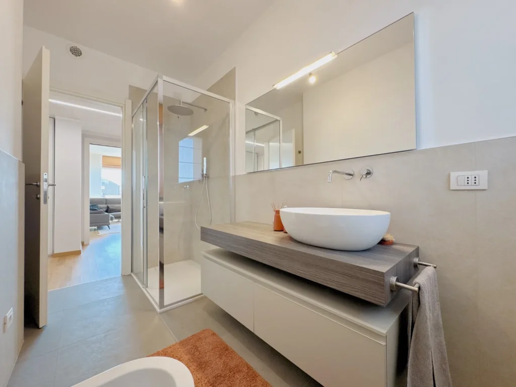 Eleganza e Comfort nel Cuore di Tradate — foto 16