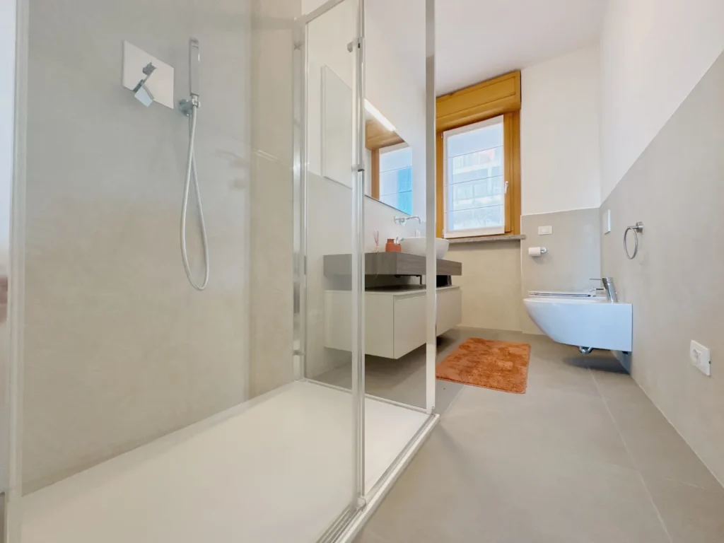 Eleganza e Comfort nel Cuore di Tradate — foto 17