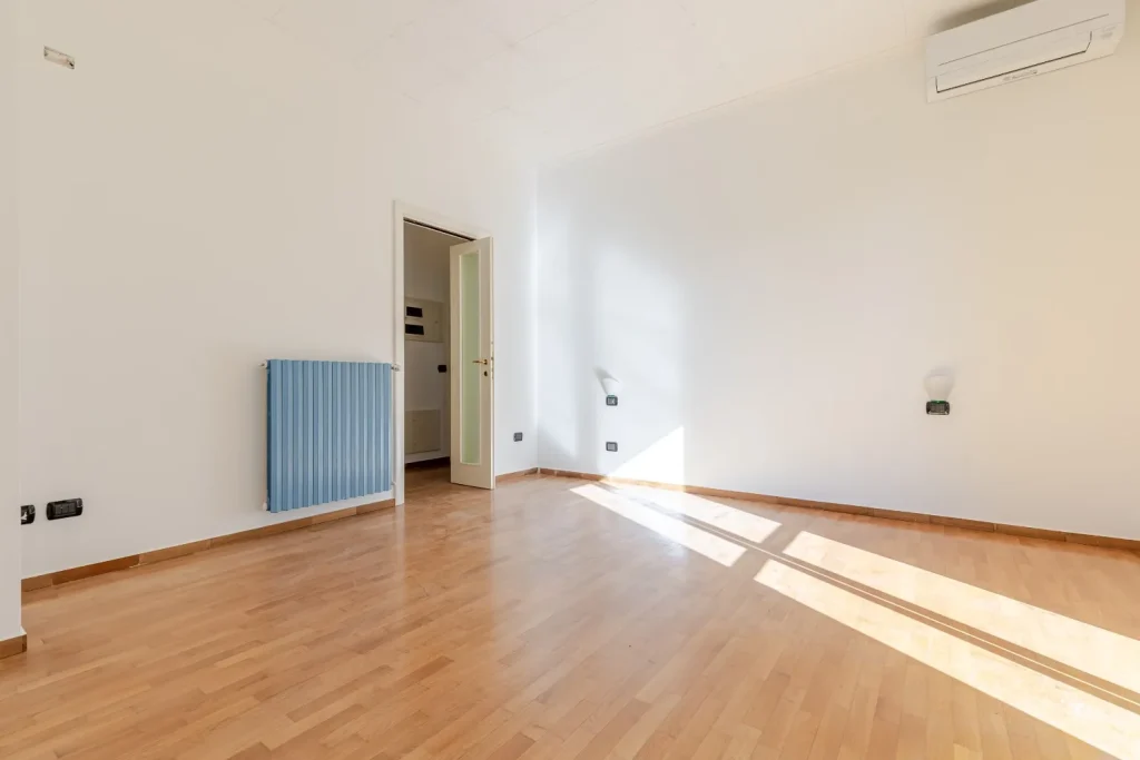 Bilocale con taverna, giardino e box — foto 14