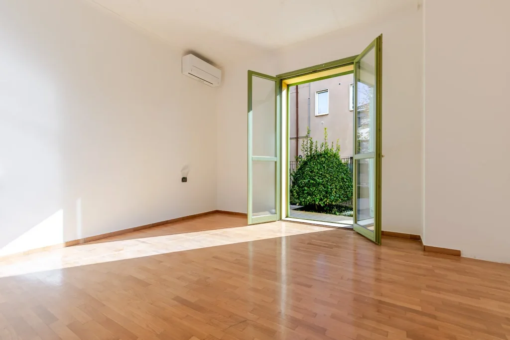 Bilocale con taverna, giardino e box — foto 15