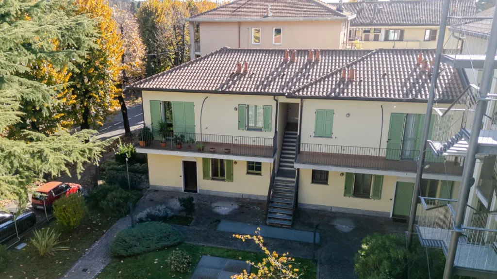 Bilocale con taverna, giardino e box — foto 21