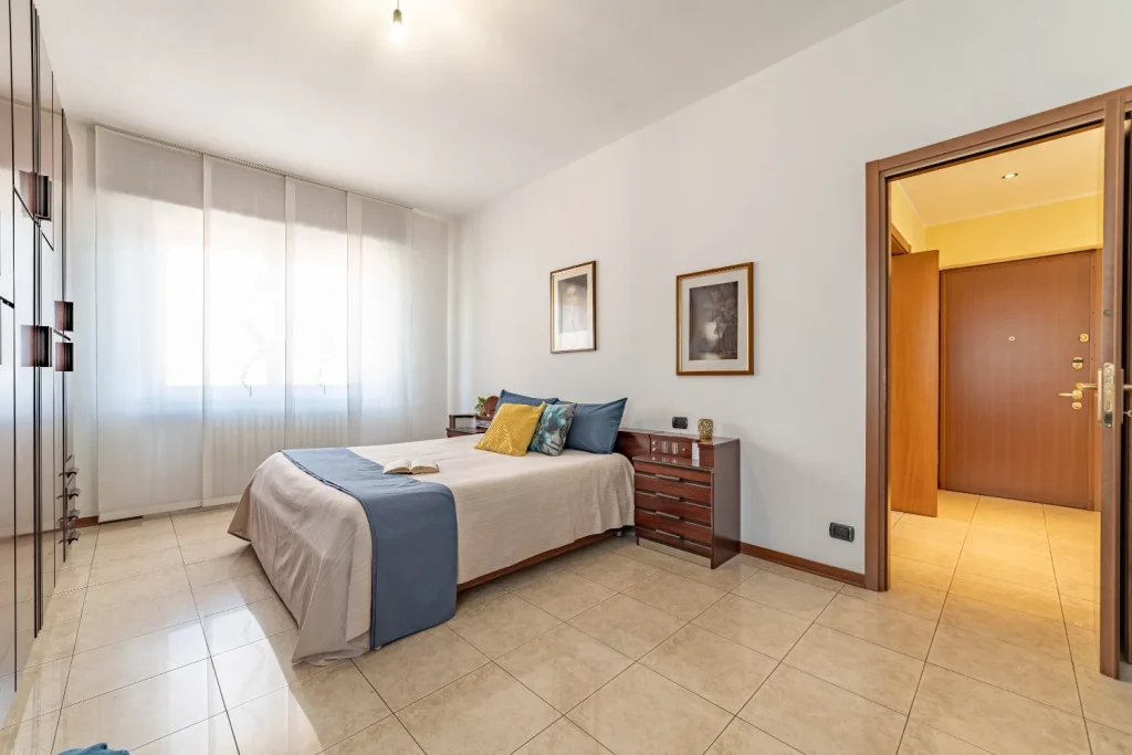 Luminoso trilocale con arredo incluso e box doppio — foto 14