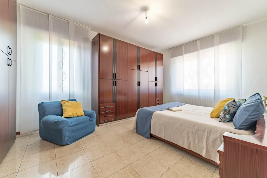 Luminoso trilocale con arredo incluso e box doppio — foto 15