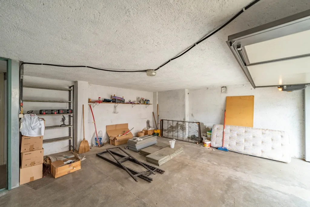 Luminoso trilocale con arredo incluso e box doppio — foto 27