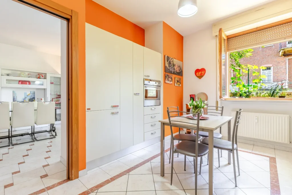 Luminoso appartamento con box nel cuore di Tradate — foto 16