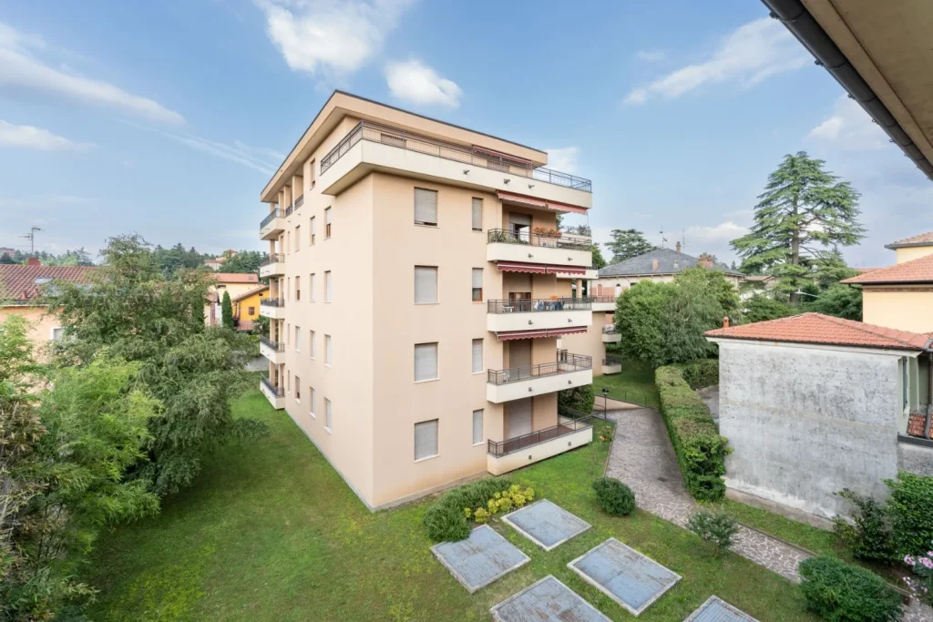 Luminoso appartamento con box nel cuore di Tradate — foto 43