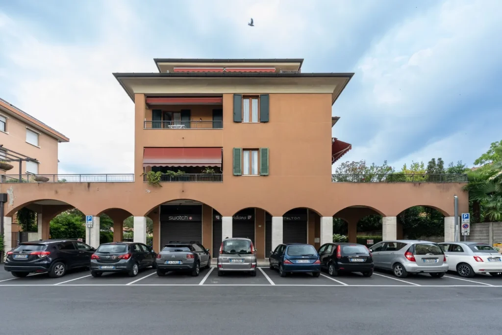 Luminoso appartamento con box nel cuore di Tradate — foto 44