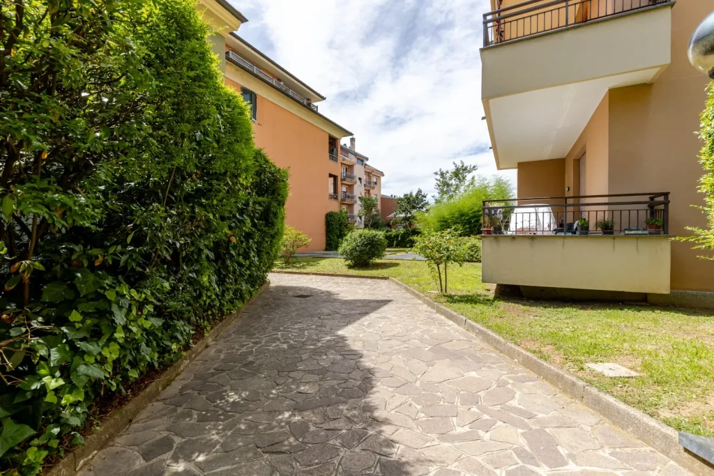 Luminoso appartamento con box nel cuore di Tradate — foto 45