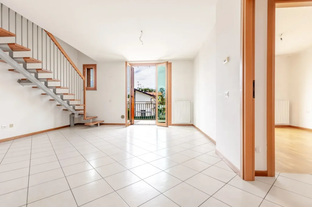 Duplex in classe C con box doppio a Tradate — foto 8
