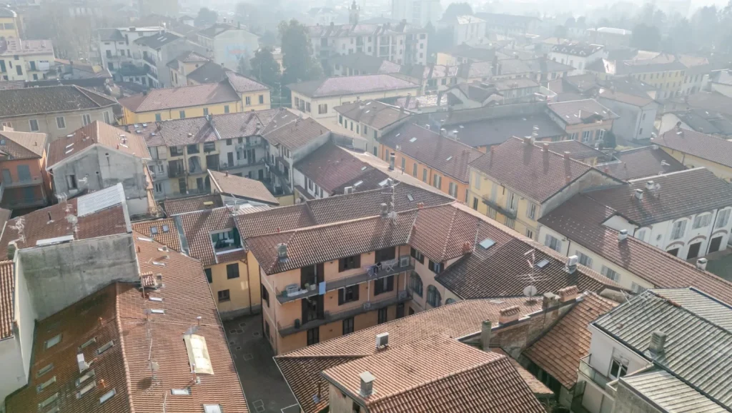 Trilocale su due livelli e box doppio in pieno centro — foto 28