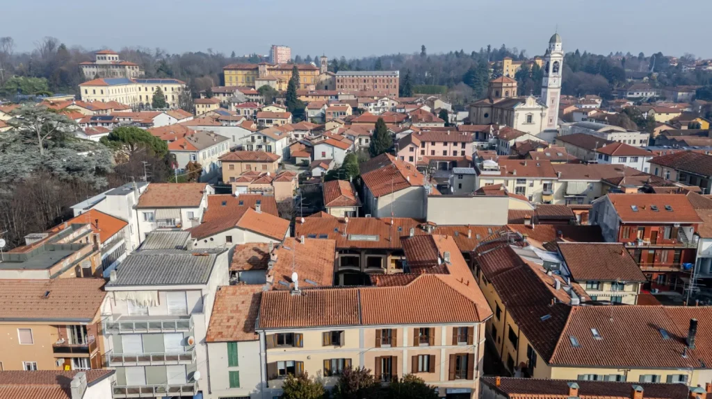 Trilocale su due livelli e box doppio in pieno centro — foto 29