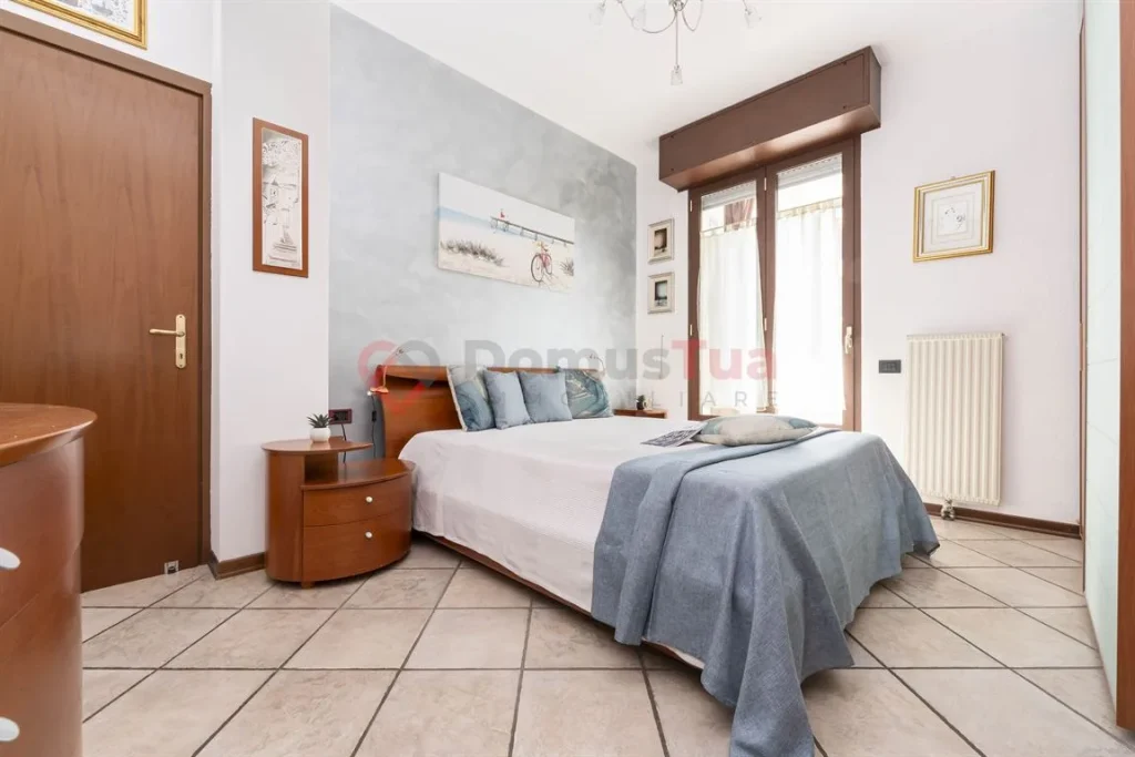 COMODO TRILOCALE CON PIACEVOLE AREA ESTERNA — foto 13