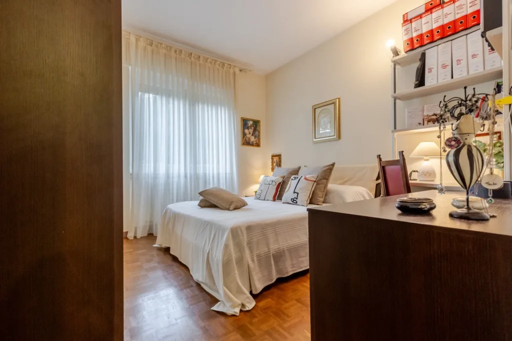 Ampio quadrilocale ristrutturato con box doppio — foto 17
