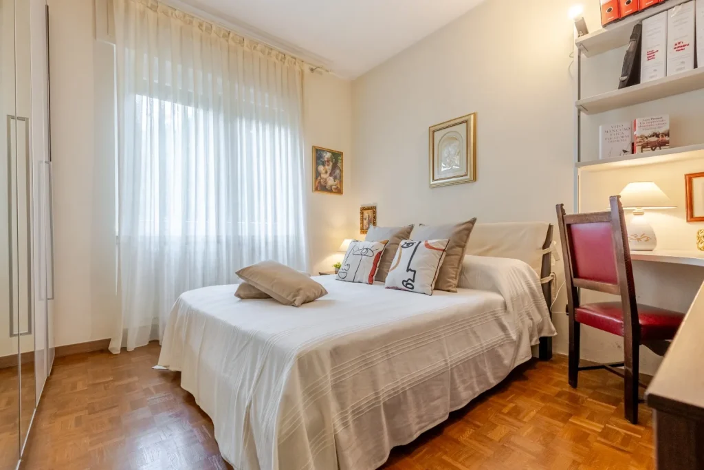 Ampio quadrilocale ristrutturato con box doppio — foto 18