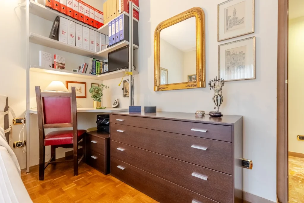 Ampio quadrilocale ristrutturato con box doppio — foto 20