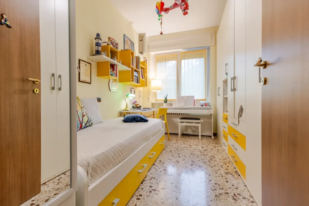 Ampio quadrilocale ristrutturato con box doppio — foto 23