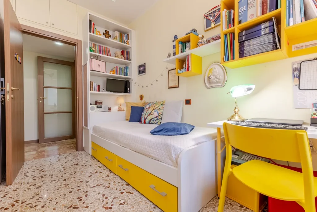 Ampio quadrilocale ristrutturato con box doppio — foto 25