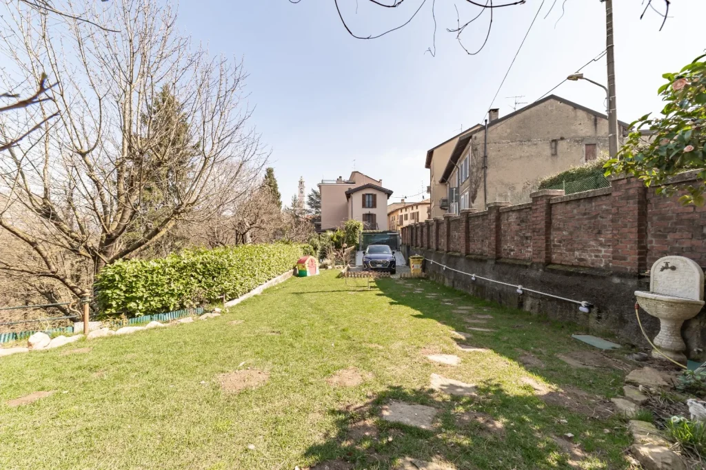 Charme storico e comfort moderno: app.to con giardino — foto 17