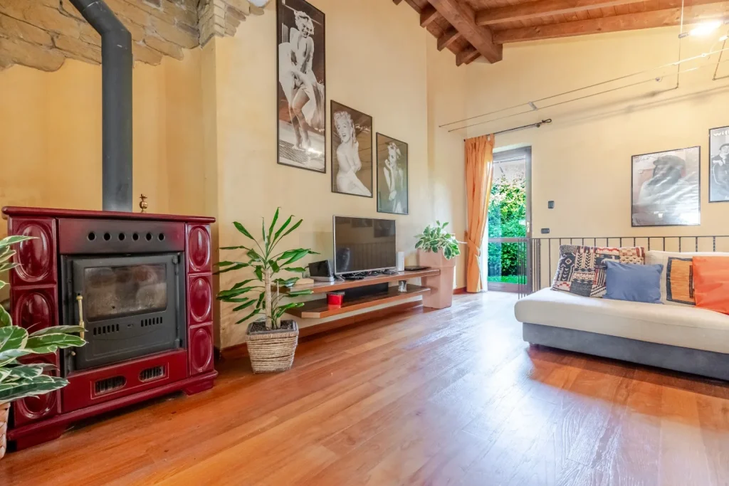 Elegante appartamento con giardino in villa — foto 4